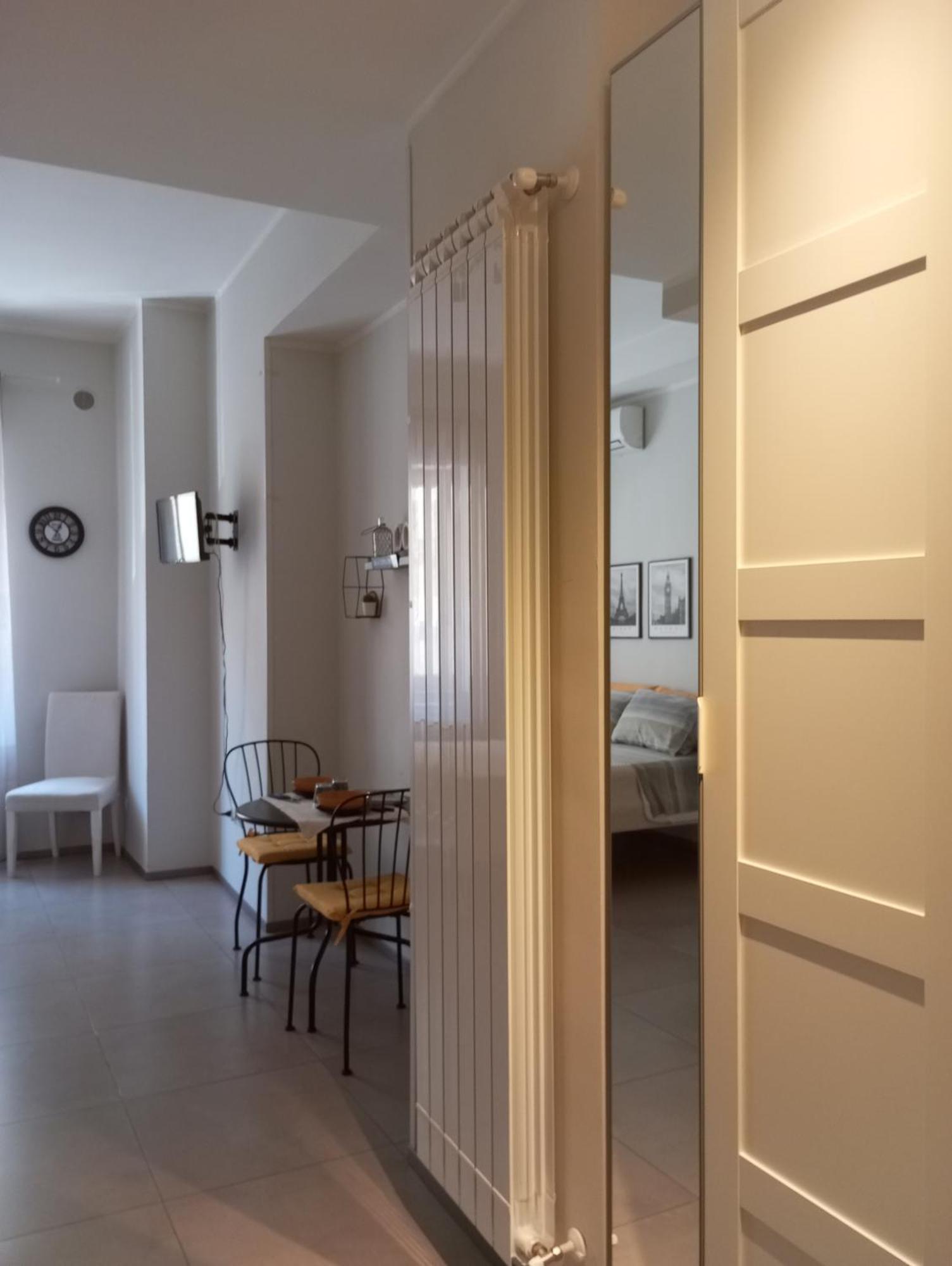 Holidaystudio Appartamento In Centro Салерно Экстерьер фото