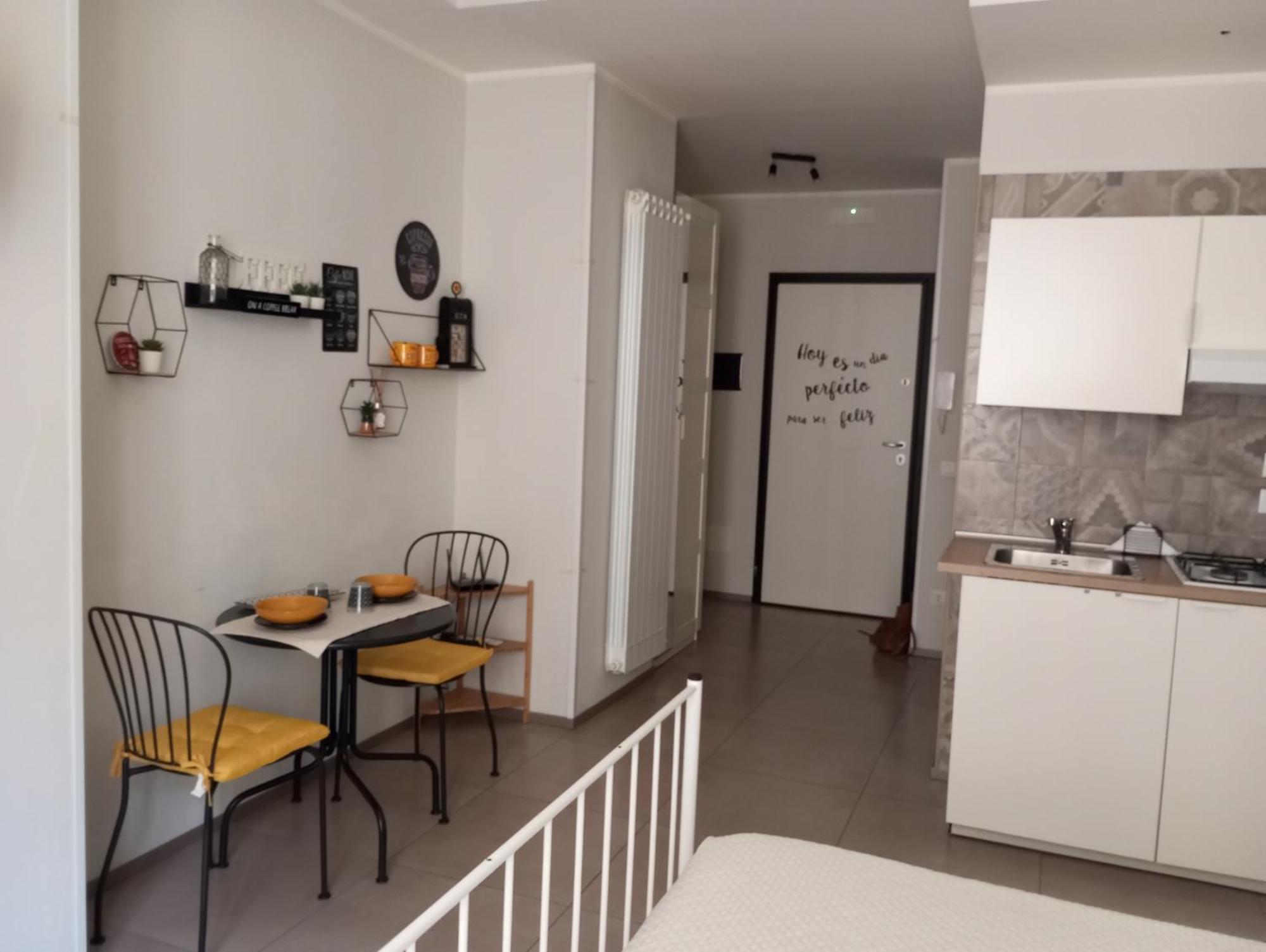 Holidaystudio Appartamento In Centro Салерно Экстерьер фото